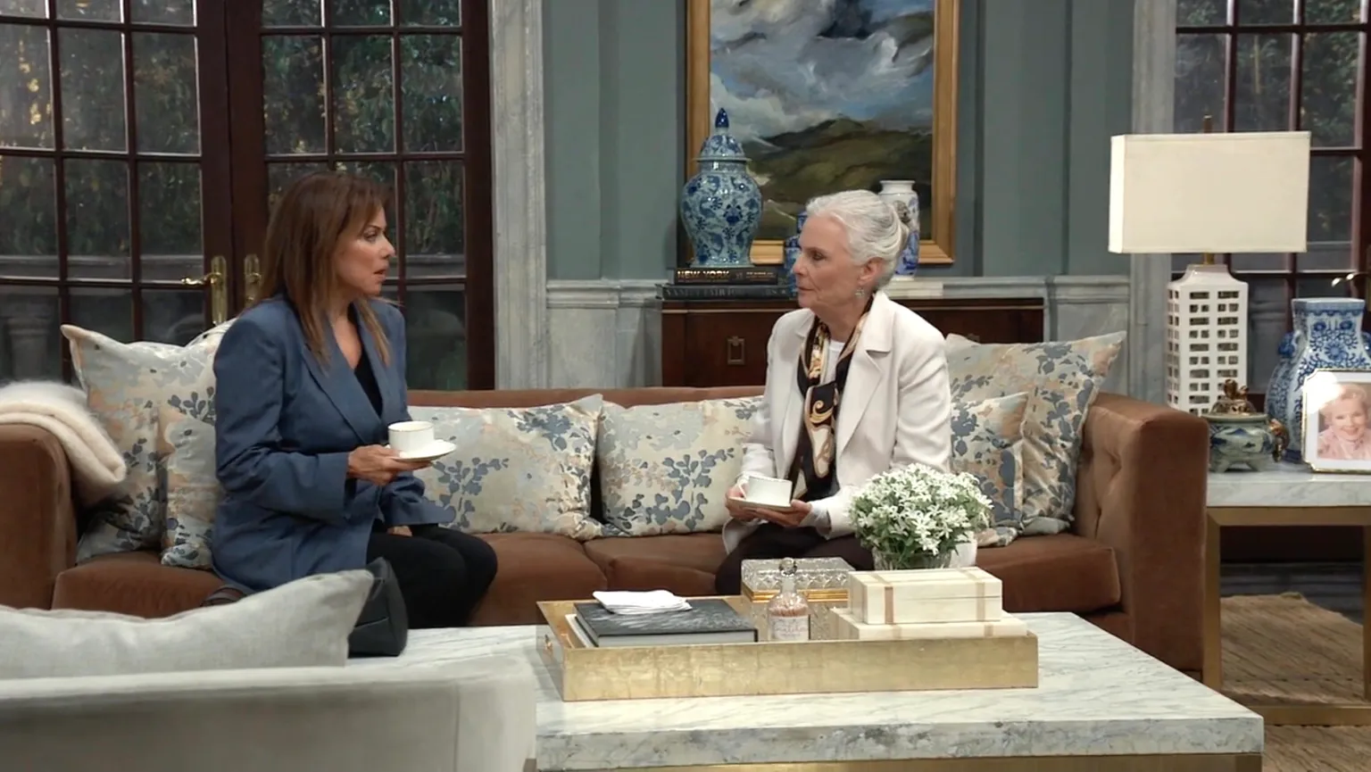 Tracy secretly asks Alexis to explore divorce options for Brook Lynn and Chase.
